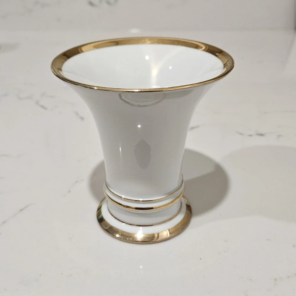 Vintage Erphila Vase Porcelain Floral Gold Accent Made In Germany - Picture 4 of 6